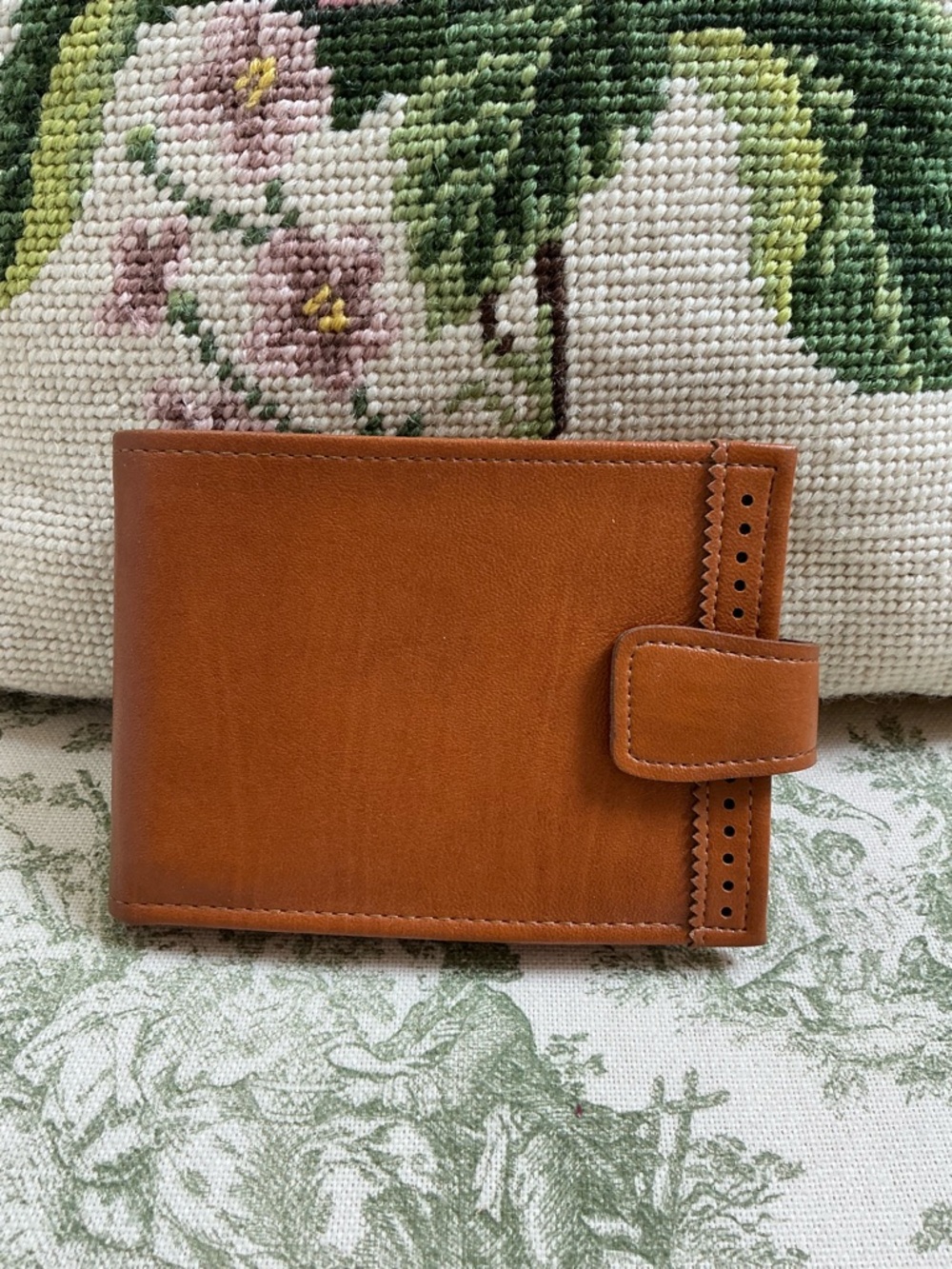 Princess Gardner Women's Cognac Leather Snap Wallet - Classic Fold Organizer